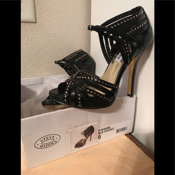 Steve Madden Black w/ Gold Studs - Picture 6 of 6